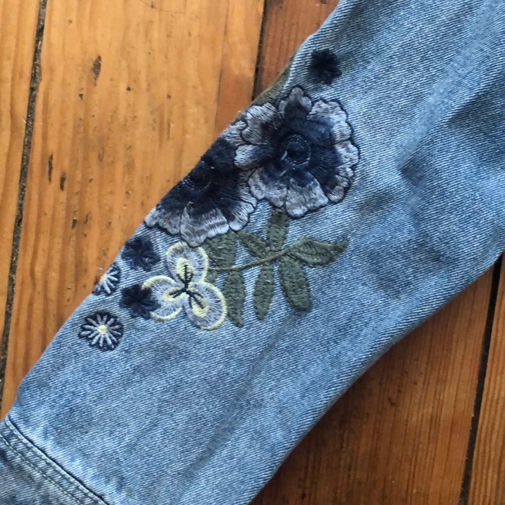 Forever 21 Denim Jean jacket floral accent - Picture 7 of 11